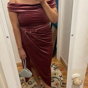 Obsessed with this dress. Worn once and dry cleaned